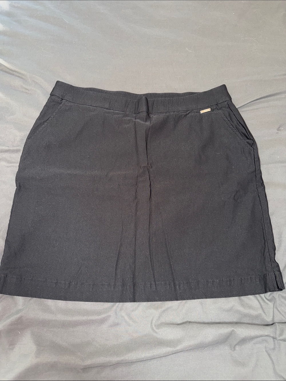 Classic Black Women's Skirt - Sleek Everyday Style size Large